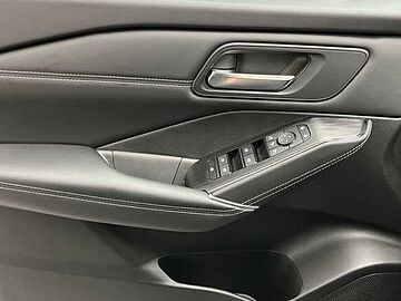 Nissan Qashqai DIG-T 140 mHEV Acenta 4x2 103 kW (140 CV) Skyline Grey (metalizado)
