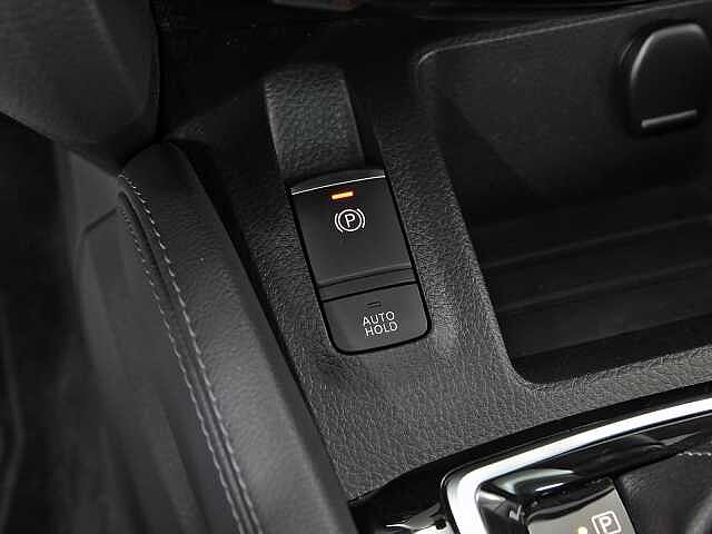 Nissan Qashqai 1.3 DIG-T 160 DCT N-CONNECTA 5P (TECHO Y BARRAS+RUEDA REPUESTO)