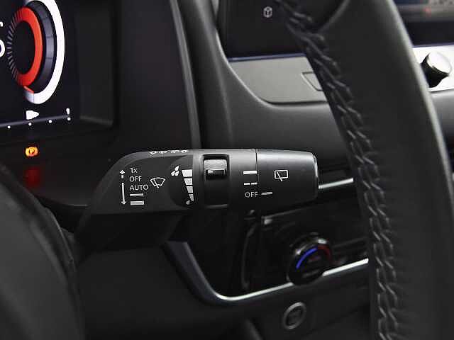 Nissan Qashqai 1.3 DIG-T MHEV 140CV N-CONNECTA 5P TECHO PANORAMICO)