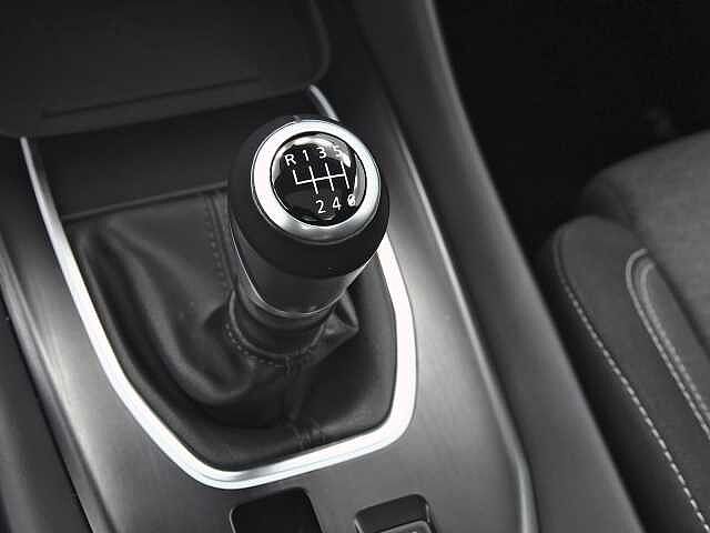 Nissan Qashqai 1.3 DIG-T MHEV 140CV N-CONNECTA 5P TECHO PANORAMICO)