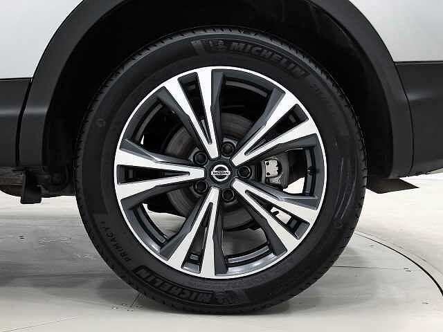 Nissan Qashqai 1.3 DIG-T N-CONNECTA 140CV 5P (TECHO PANORAMICO)