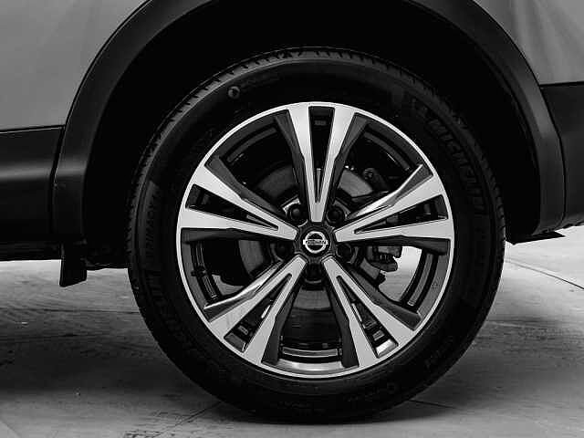 Nissan Qashqai 1.3 DIG-T N-CONNECTA 140CV 5P (TECHO PANORAMICO)