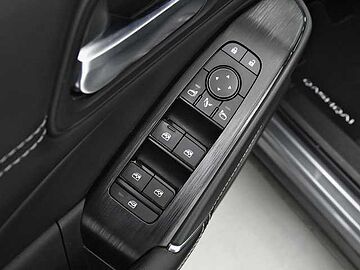Nissan Qashqai 1.3 DIG-T MHEV 140 N-CONNECTA 5P (ANTINIEBLAS LED) Skyline Grey Metalizado