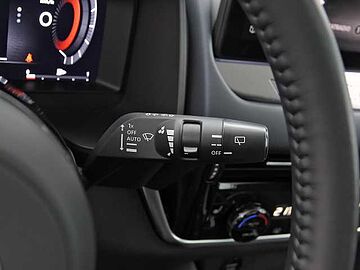 Nissan Qashqai 1.5 HEV E-POWER 190CV TEKNA+ AUTO 5P Magnetic Blue + Midnight Black Metalizado