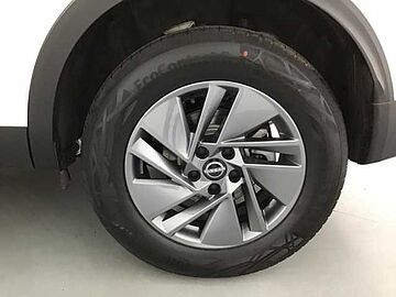 Nissan Qashqai 1.3 DIG-T MHEV 140 ACENTA 5P (ANTINIEBLAS LED+RUEDA REPUESTO) Lunar White Metalizado