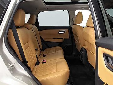 Nissan X-trail 1.5 HEV E-4ORCE 213 TEKNA+ 7 SEATS 5P 7 PLAZAS(BITONO) Champagne Silver + Black Metalizado