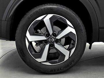 Nissan Qashqai 1.3 DIG-T MHEV 140CV N-CONNECTA 5P (TECHO PANORAMICO) Midnight Black Metalizado