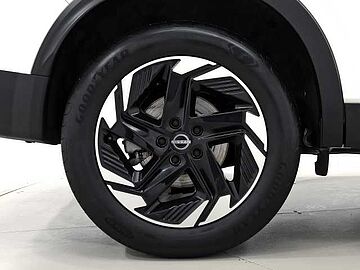 Nissan Qashqai 1.3 DIG-T MHEV 140CV N-CONNECTA 5P (BITONO) Kori White + Black Metalizado